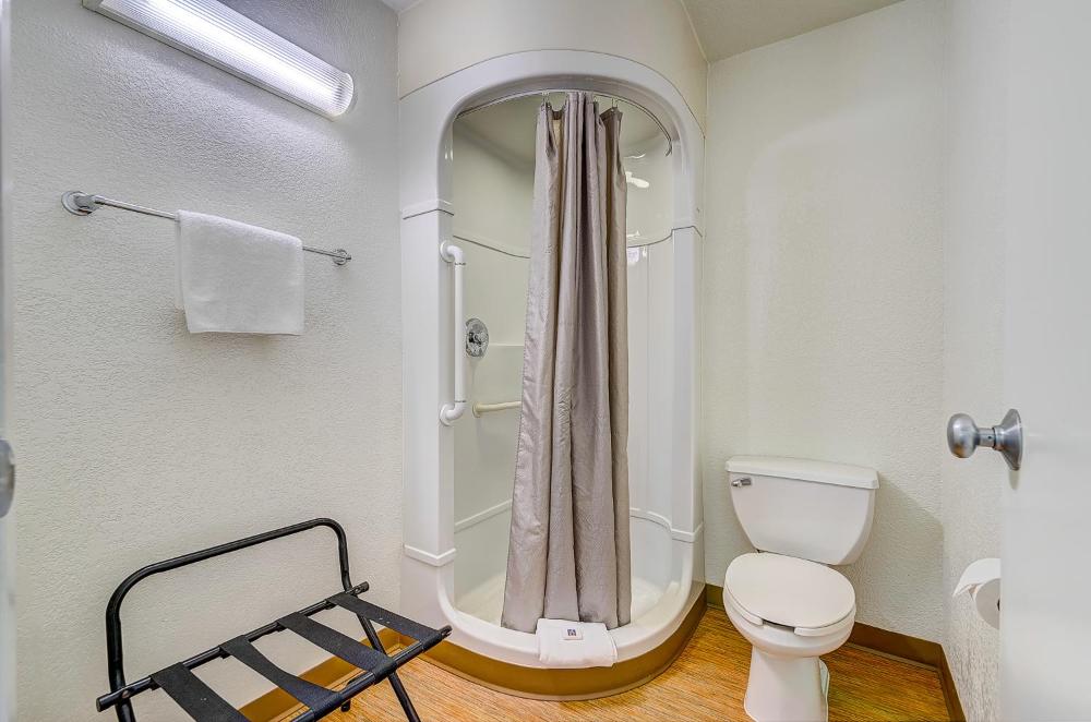 1 Full Bed | Mobility Access RI Shwr, Nsmk interior